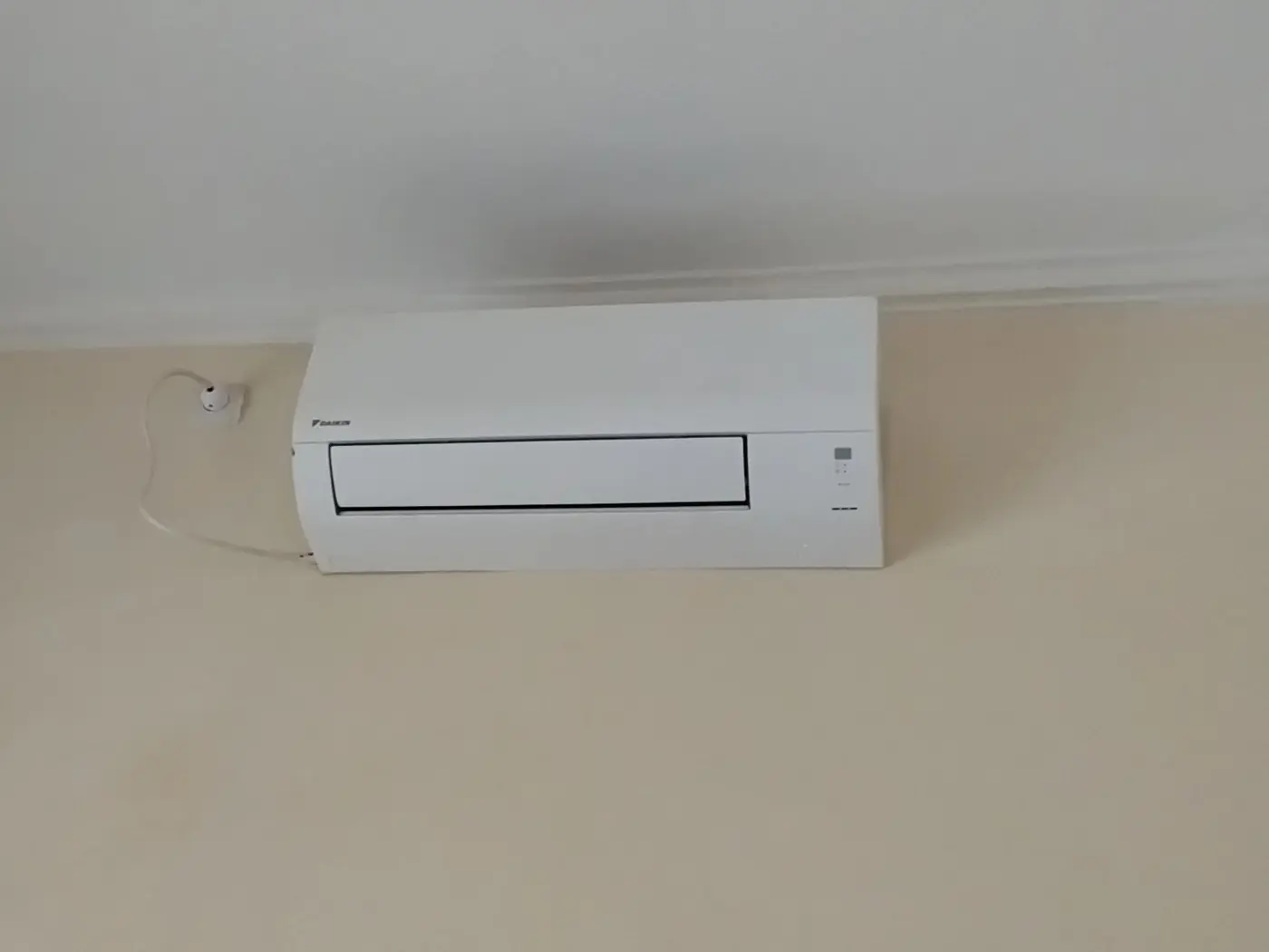 Pemasangan Indoor AC Daikin untuk Kost 3