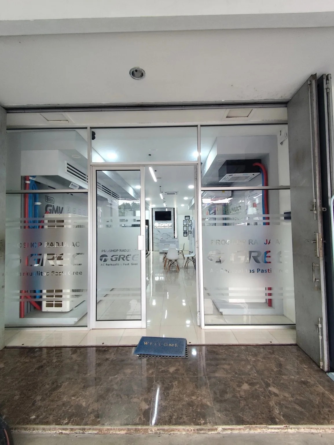Depan Proshop Gree RADJA AC